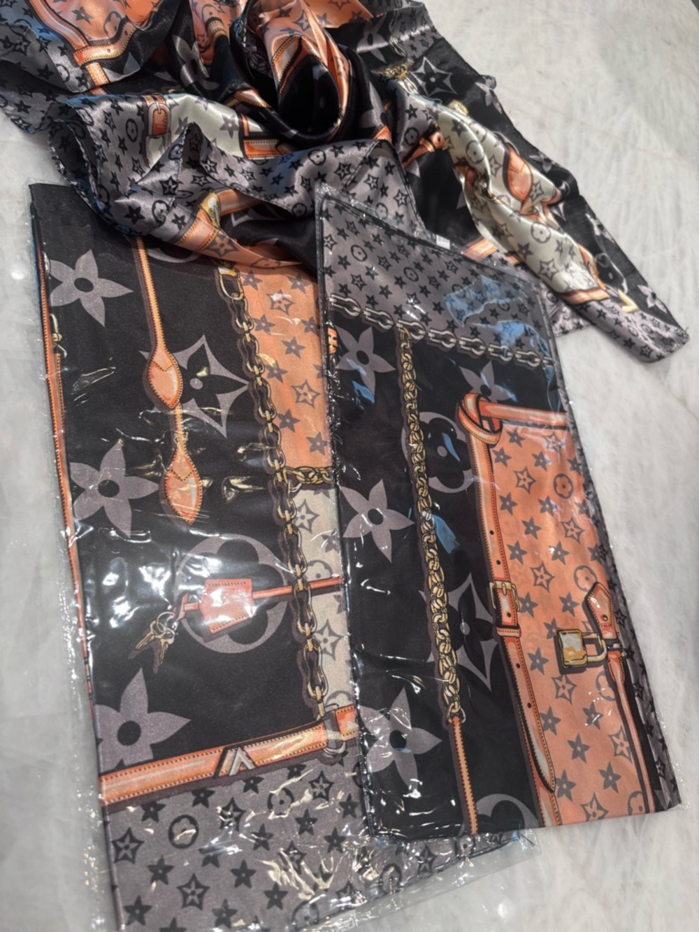 Silk Star-Print Tie-Back Bandana Top in Beige & Orange,black - Picture 11 of 12